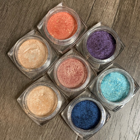 2 for $16 - L’Oreal Paris - Infallible 24 hr Eyeshadow - Hourglass Beige - Picture 7 of 8